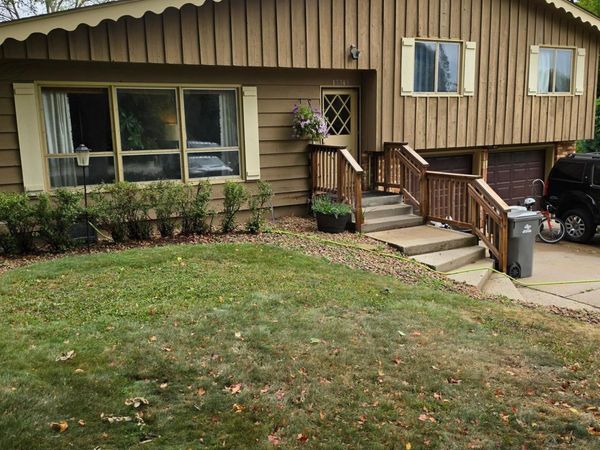 17705 2nd Avenue N, Plymouth, MN 55447