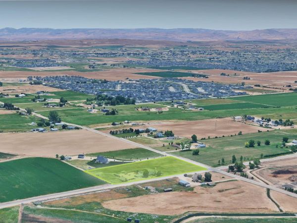 1715 E Columbia, Meridian, ID 83642
