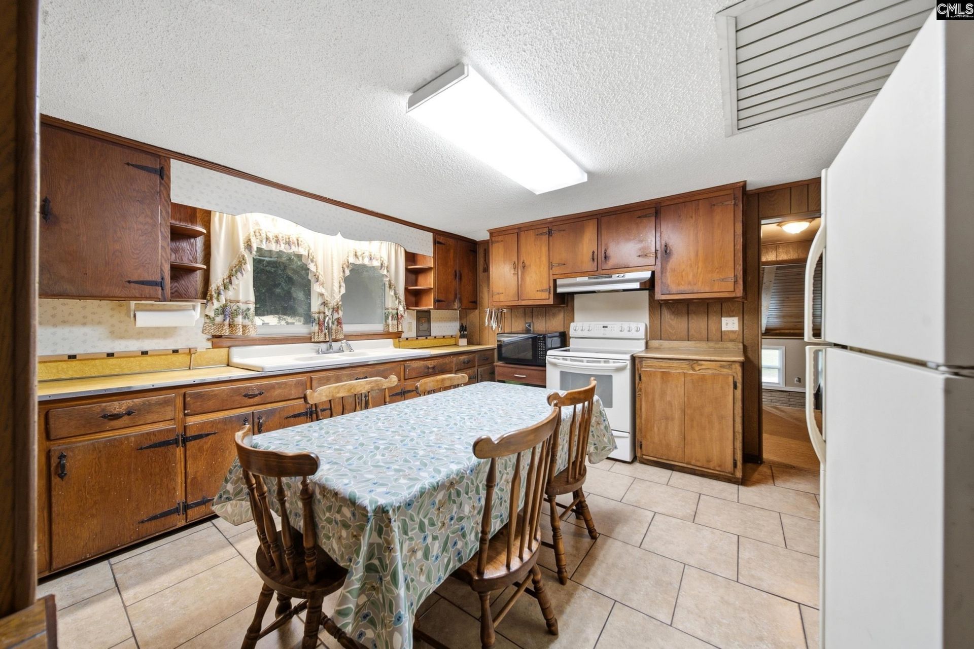 347 Gator Road  Photo 6