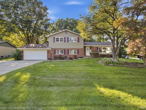 36521 Gloucester Drive , Clinton Township, Mi 48035