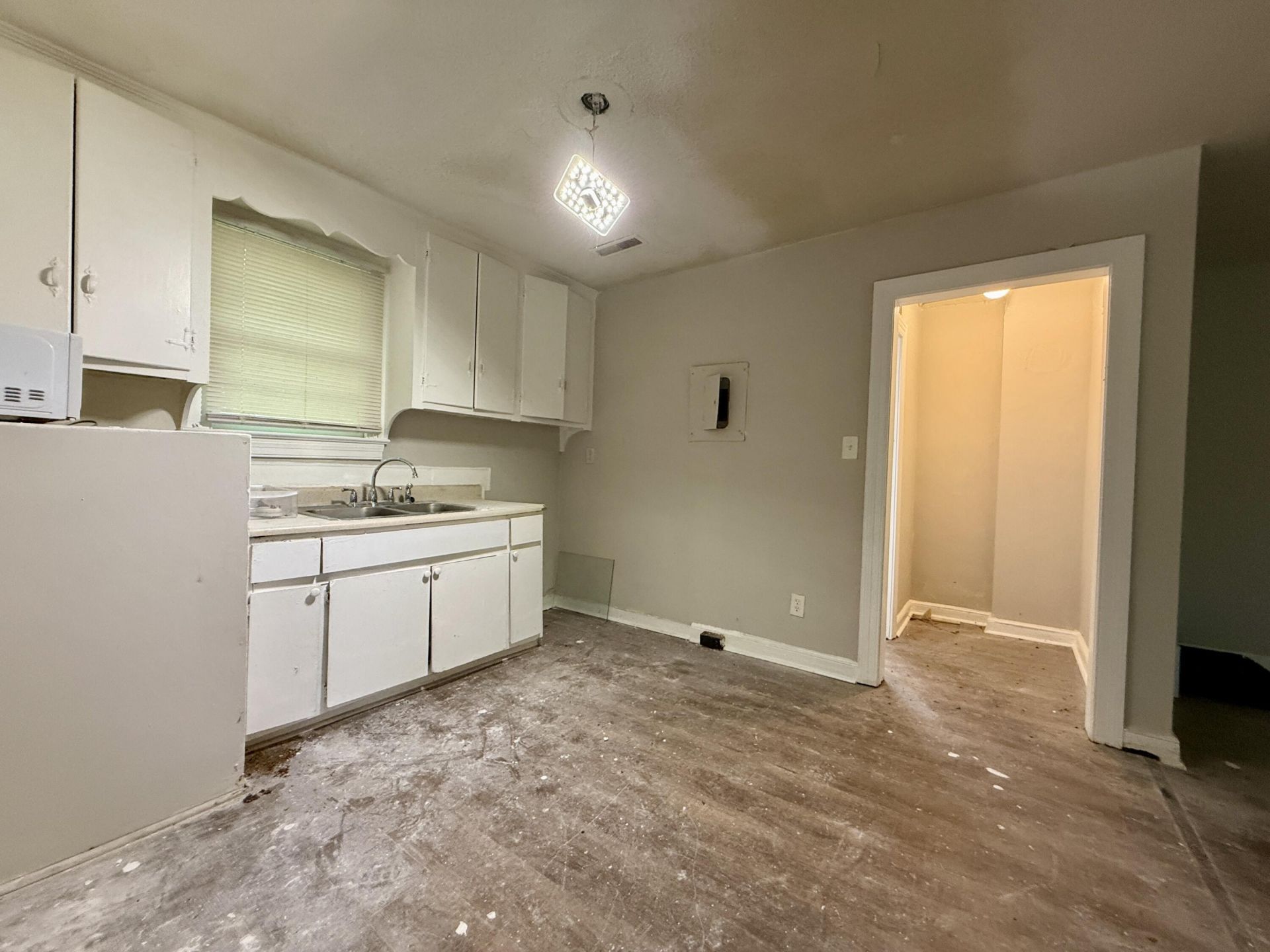 1814 English Street Photo 11