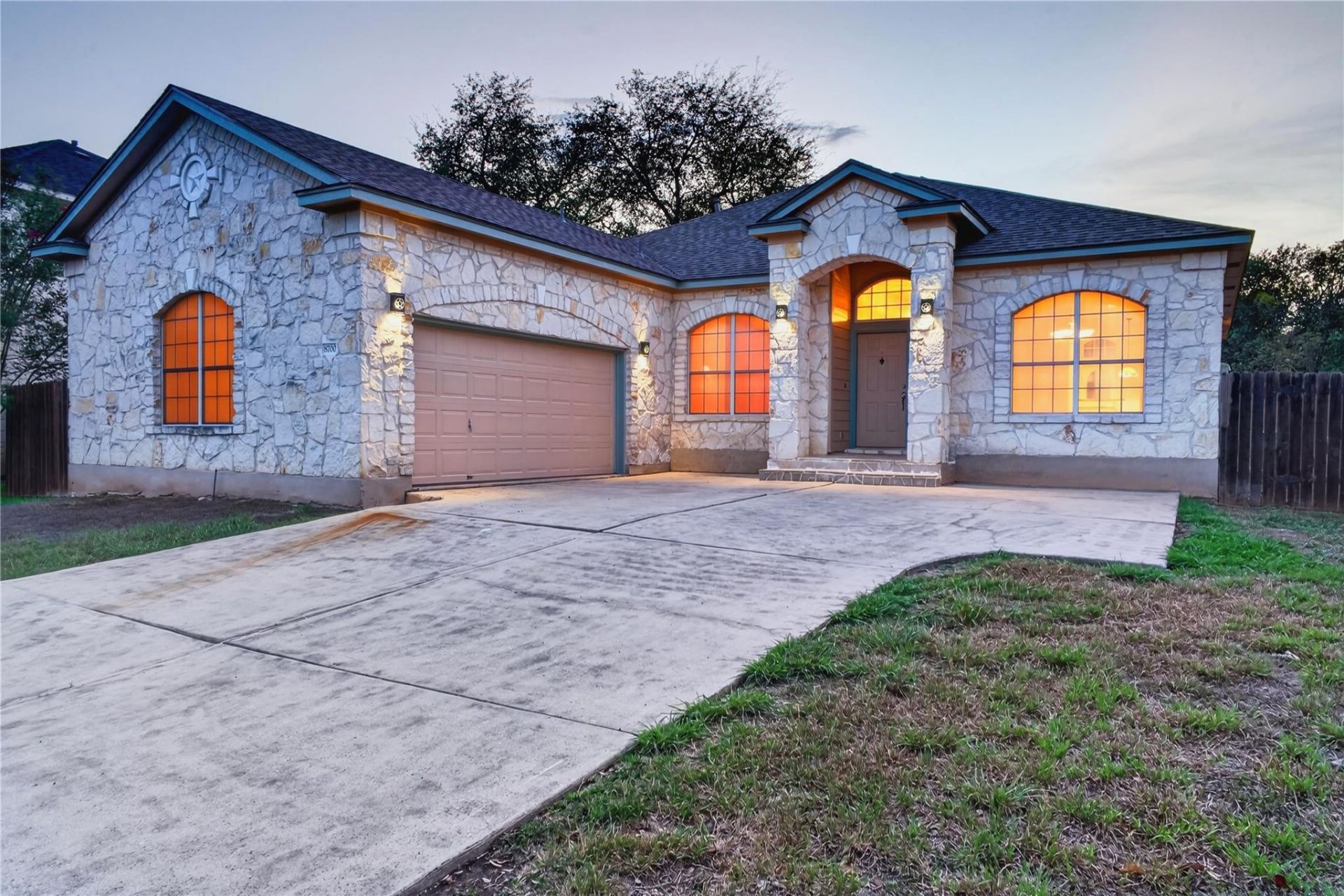 8700 Neider Dr, Austin, TX 78749 Main Photo