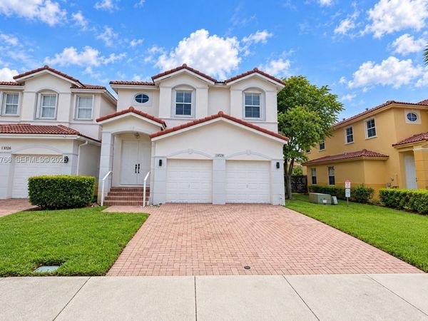 11034 NW 86th Ter, Doral, FL 33178
