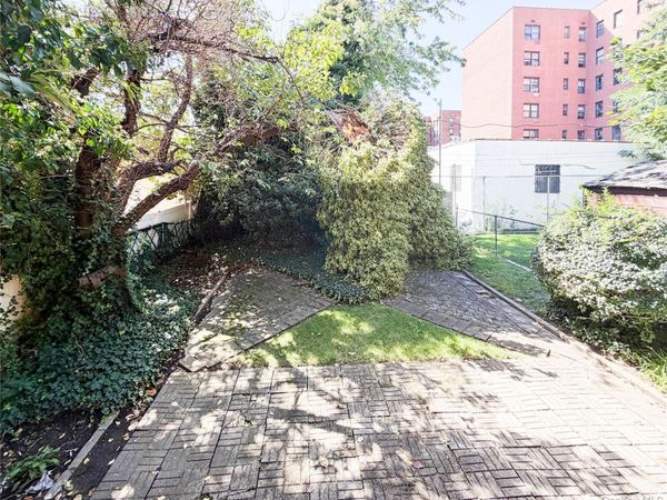 1941 Yates Avenue, Bronx, NY 10461