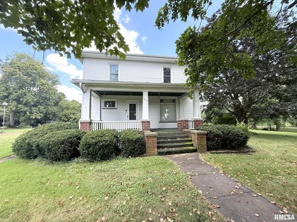 215 S EAST Street, Kirkwood, IL 61447