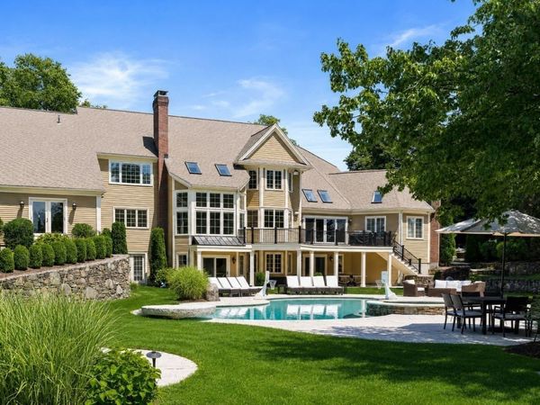 7 Pegan Ln, Natick, MA 01760