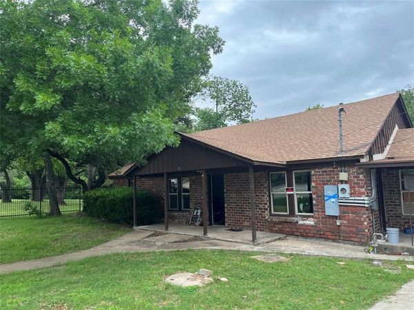 6921 Charbonneau Road, Lake Worth, TX 76135