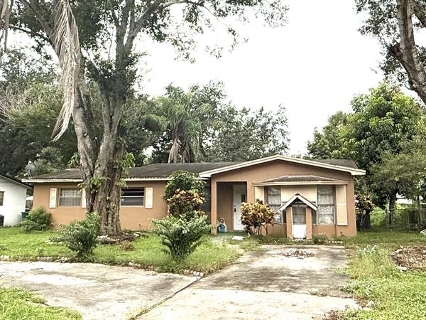 275 SE 16TH Avenue, Okeechobee, FL 34974