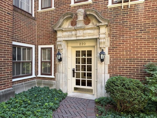 220 S Maple Avenue , Unit 42, Oak Park, IL 60302