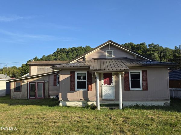 8506 Hickory Street, Pound, VA 24279