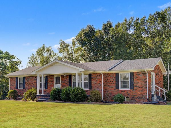 5279 Oak Grove Rd , Red Boiling Springs, TN 37150