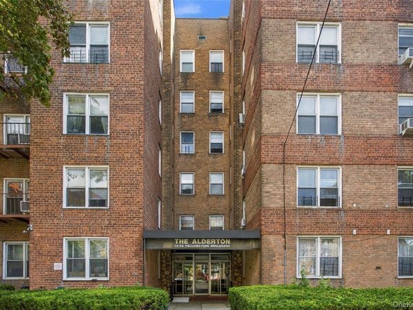74-45 Yellowstone Boulevard , Unit 4G, Rego Park, NY 11374