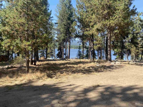 175 Pointes Rd, Cascade, ID 83611