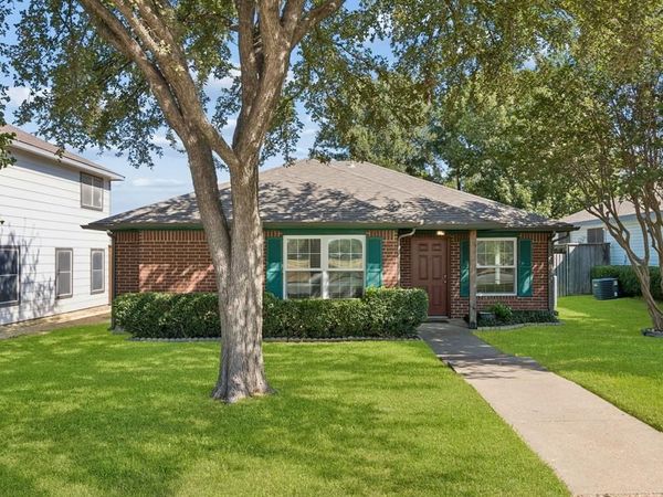 947 E Oakdale Road , Irving, TX 75060