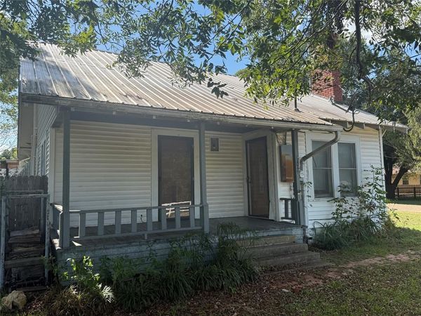 302 S Hogg Street , Streetman, TX 75859