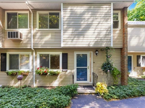 34 Glen Devin St, Unit 34, Amesbury, MA 01913