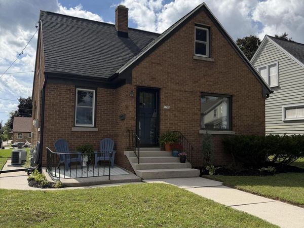 1715 Marvin Ct, Sheboygan, WI 53081