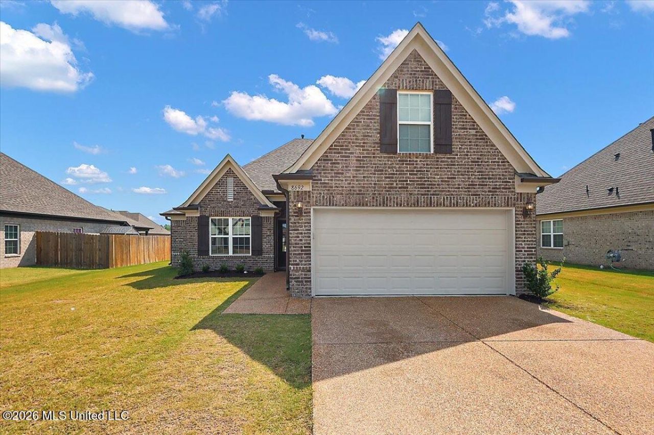 8692 Hayes Drive, Southaven, MS 38672 Main Photo