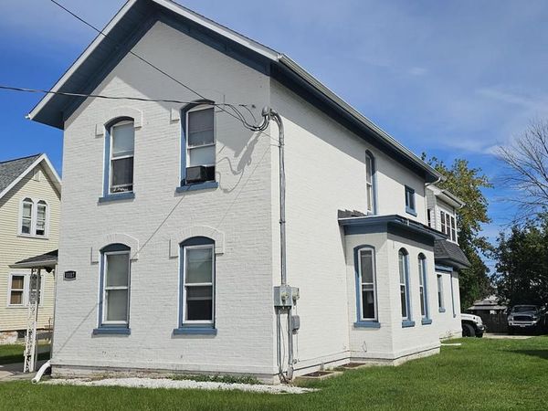 1117 S 8th STREET, Manitowoc, WI 54220