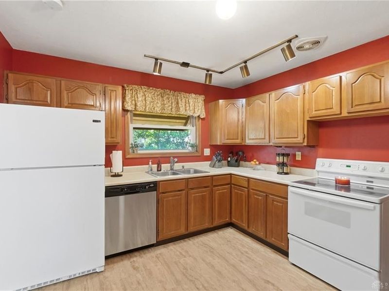 4749 Archmore Drive, Kettering, OH 45440 Photo 11