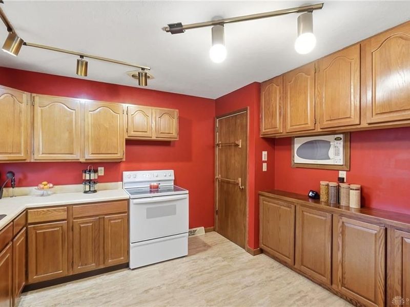 4749 Archmore Drive, Kettering, OH 45440 Photo 12