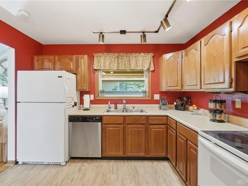 4749 Archmore Drive, Kettering, OH 45440 Photo 9