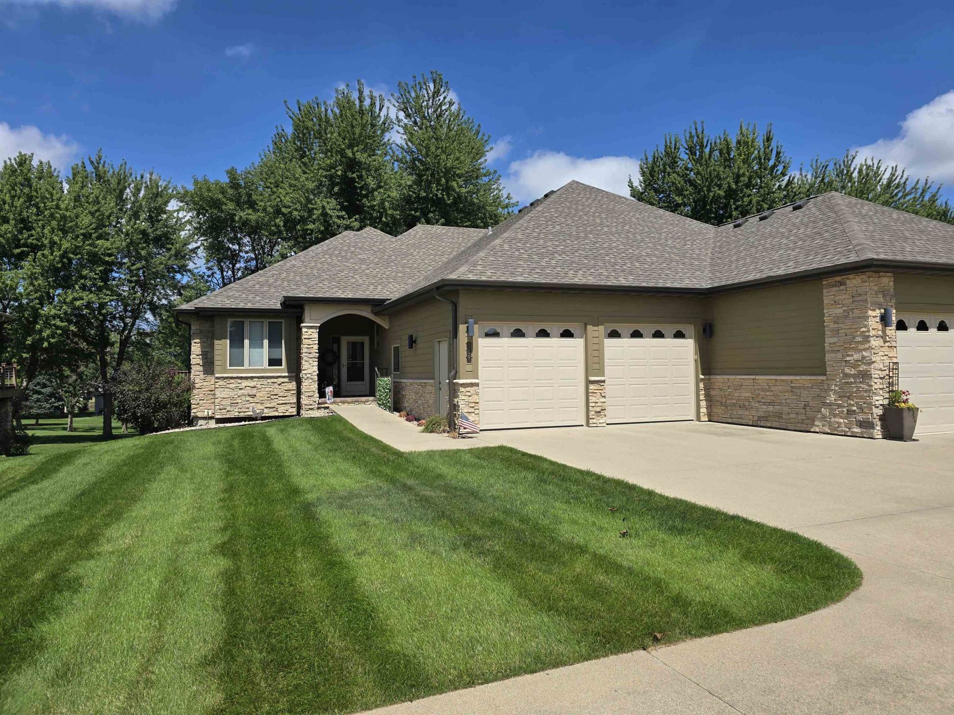 319 202nd Street, Arnolds Park, IA 51331 Main Photo