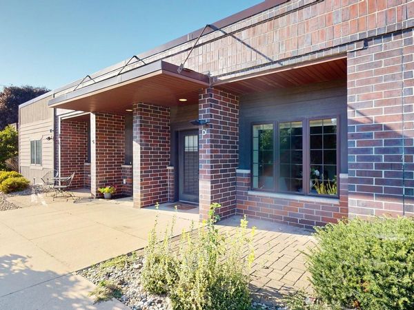 805 3rd Ave S, Unit D, Clear Lake, IA 50428