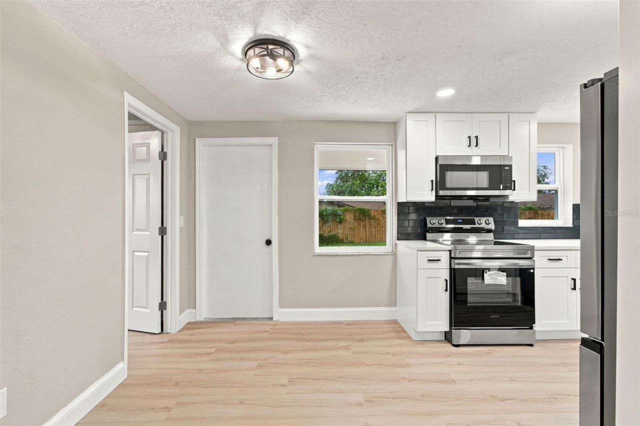802 Walnut Drive, Seffner, FL 33584 Photo