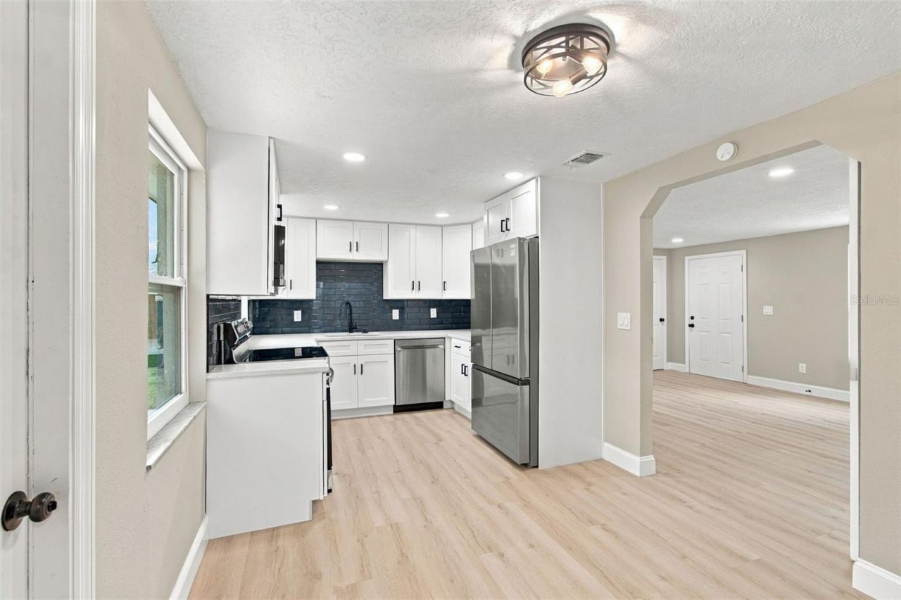 802 Walnut Drive, Seffner, FL 33584 Photo