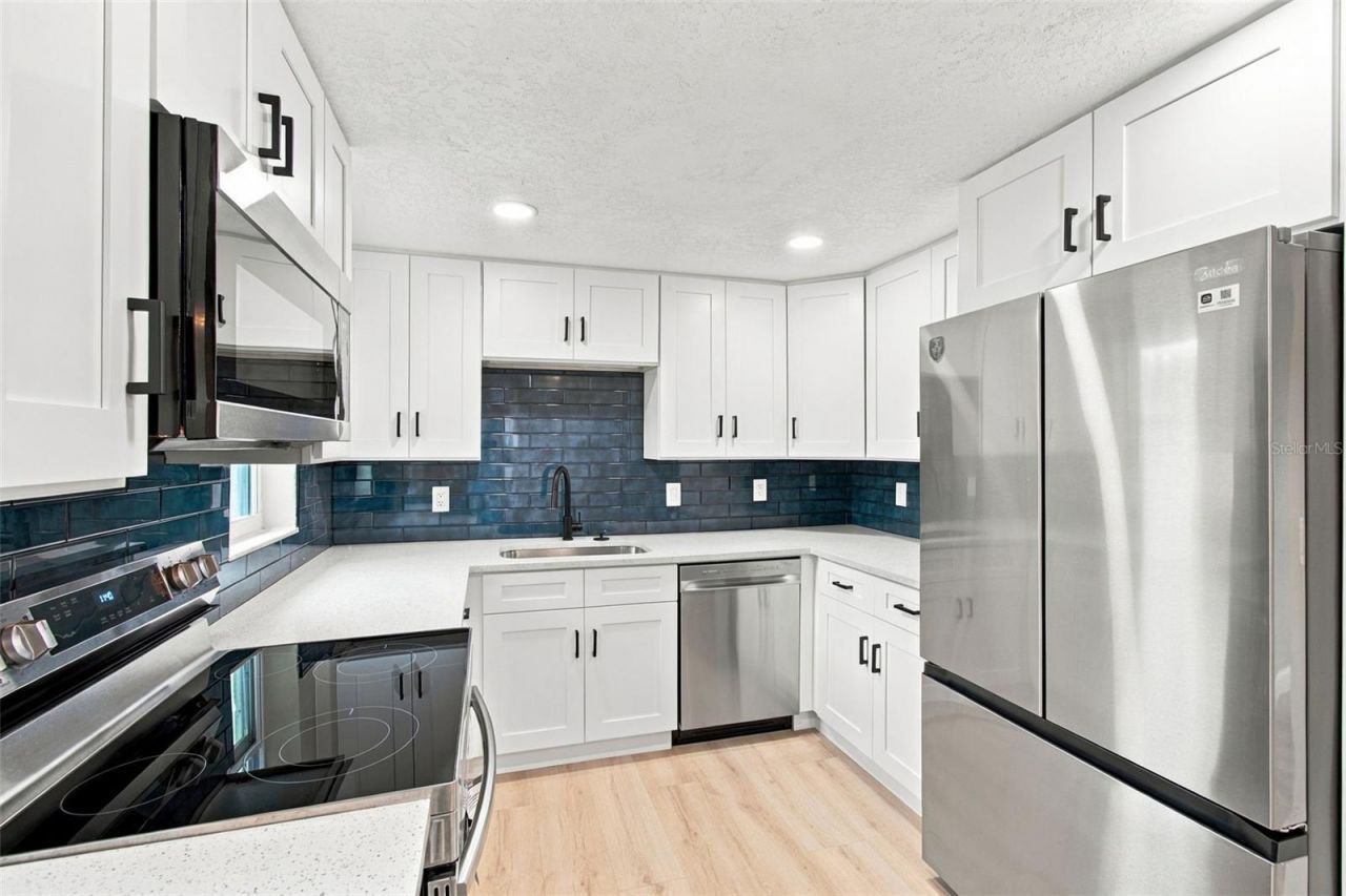 802 Walnut Drive, Seffner, FL 33584 Photo