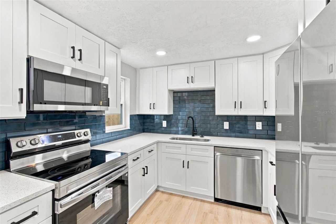 802 Walnut Drive, Seffner, FL 33584 Photo