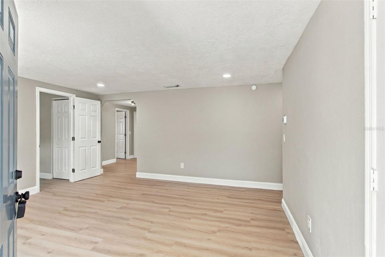 802 Walnut Drive, Seffner, FL 33584 Photo