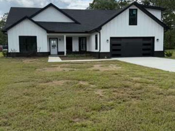 243 Charlton Street, Jesup, GA 31545