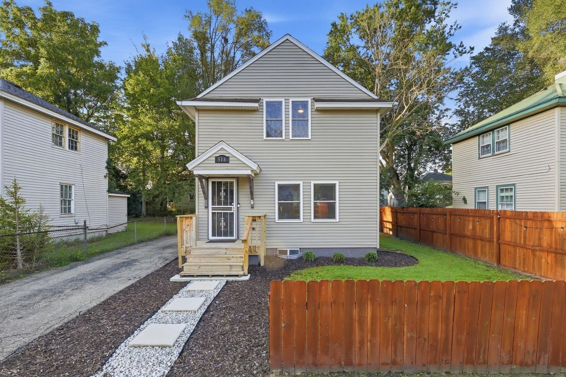 516 Lay Boulevard, Kalamazoo, MI 49001 Main Photo