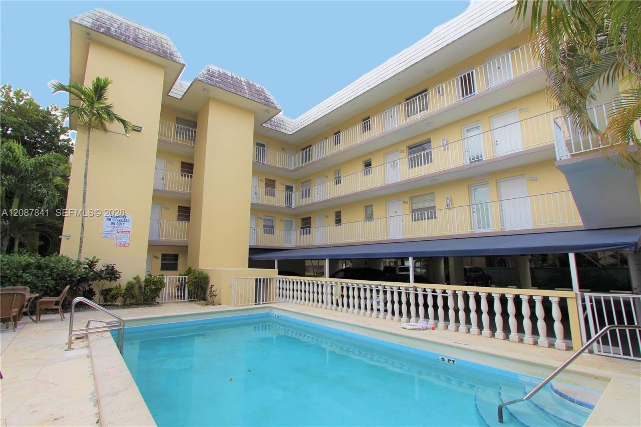 427 Santander Ave, Unit 202, Coral Gables, FL 33134 Photo