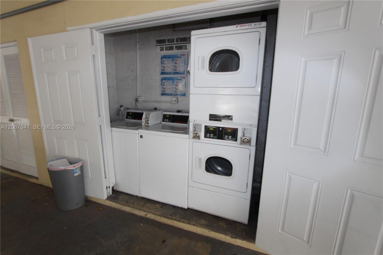 427 Santander Ave, Unit 202, Coral Gables, FL 33134 Photo