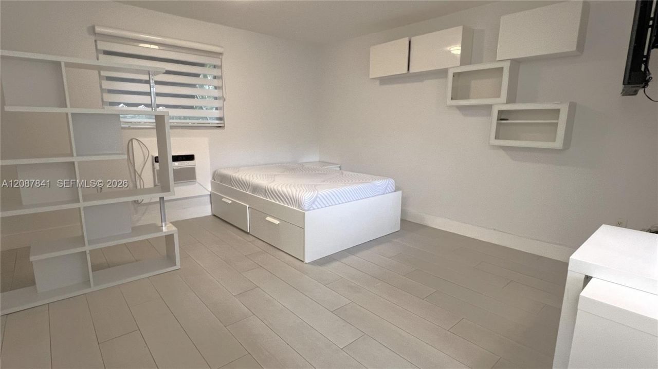427 Santander Ave, Unit 202, Coral Gables, FL 33134 Photo