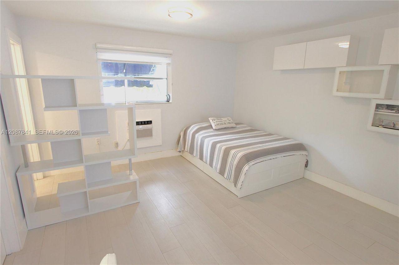 427 Santander Ave, Unit 202, Coral Gables, FL 33134 Photo