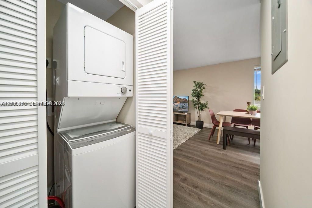 2324 Garfield St, Unit 4, Hollywood, FL 33020 Photo