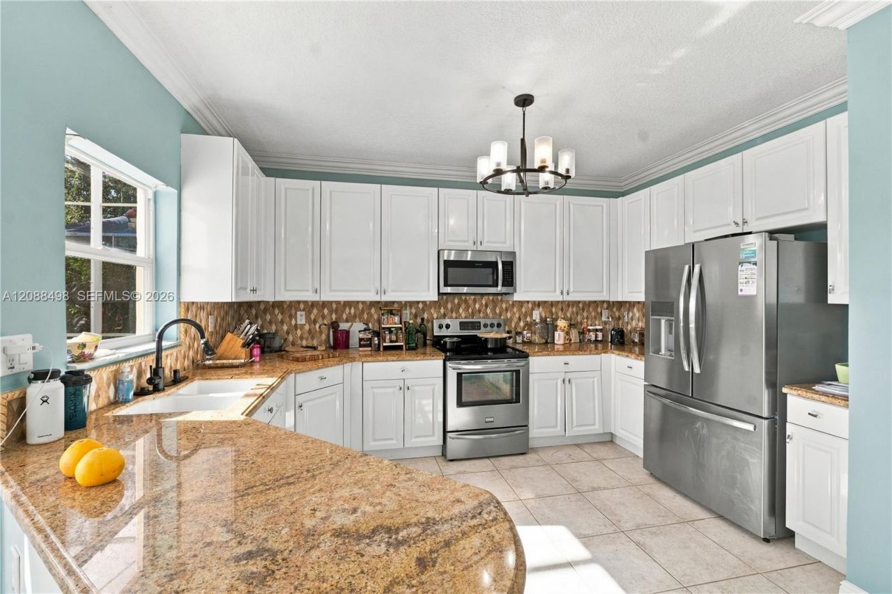 1423 SW 158th Ave, Pembroke Pines, FL 33027 Photo