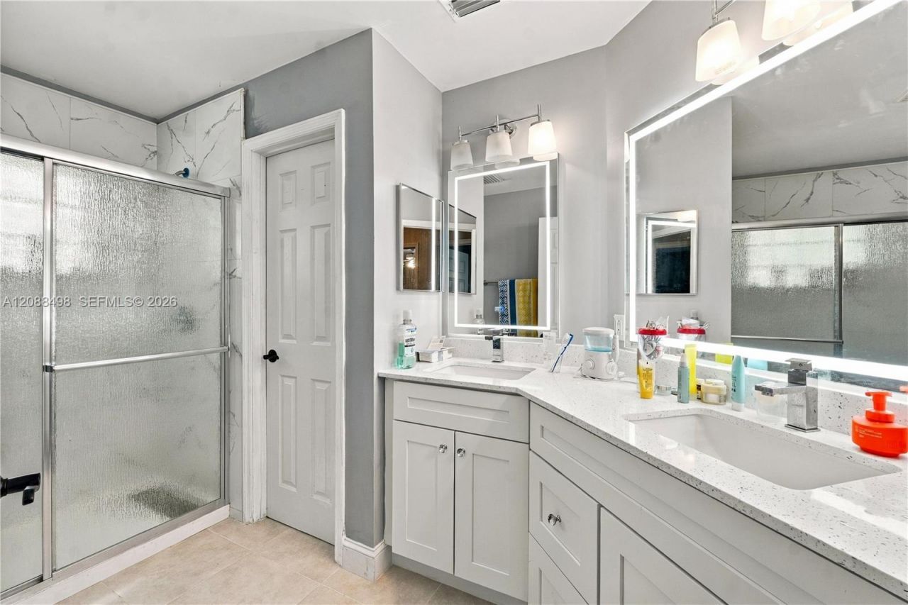 1423 SW 158th Ave, Pembroke Pines, FL 33027 Photo