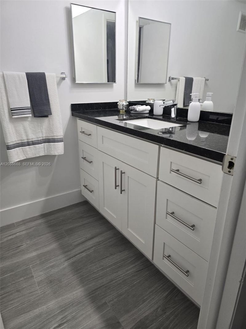 303 Racquet Club Rd, Unit 311, Weston, FL 33326 Photo