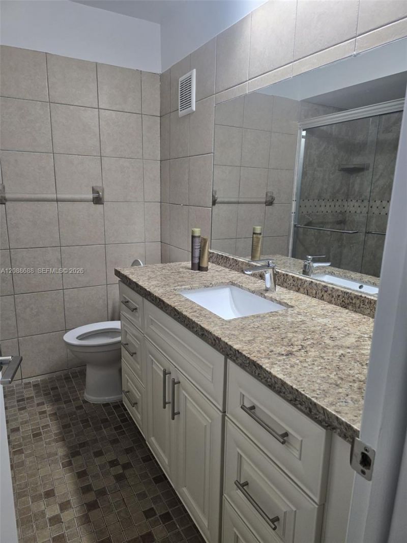 303 Racquet Club Rd, Unit 311, Weston, FL 33326 Photo