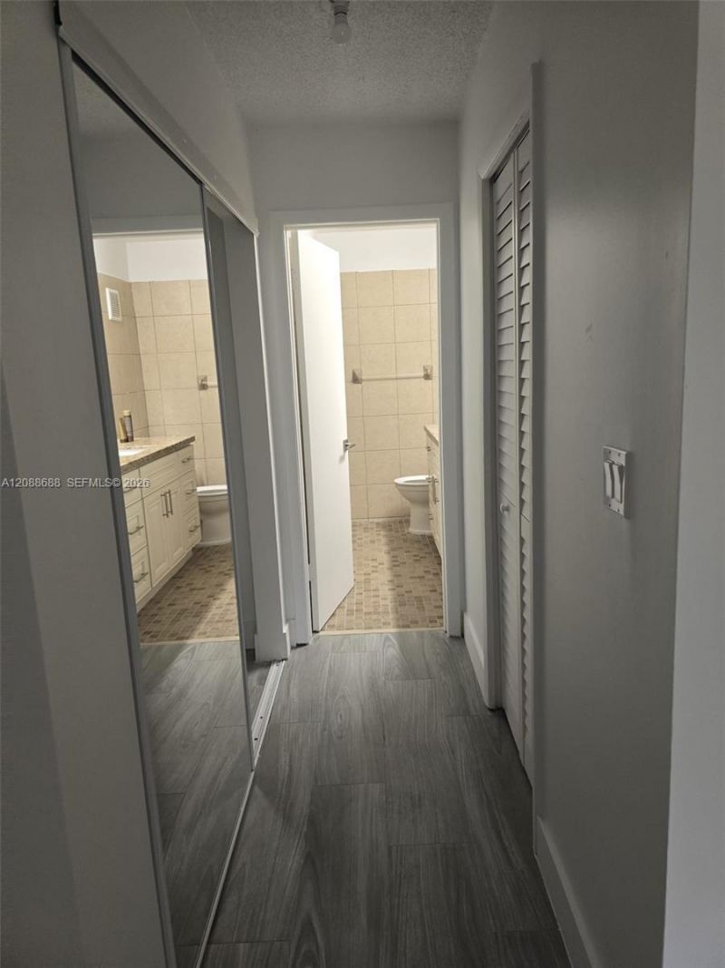 303 Racquet Club Rd, Unit 311, Weston, FL 33326 Photo