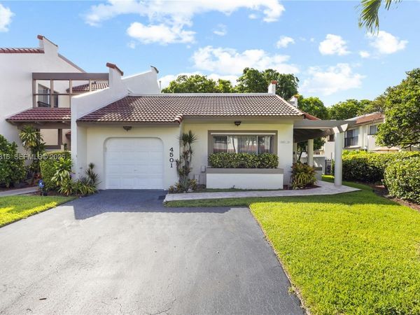 4501 NW 102nd Ct , Doral, FL 33178