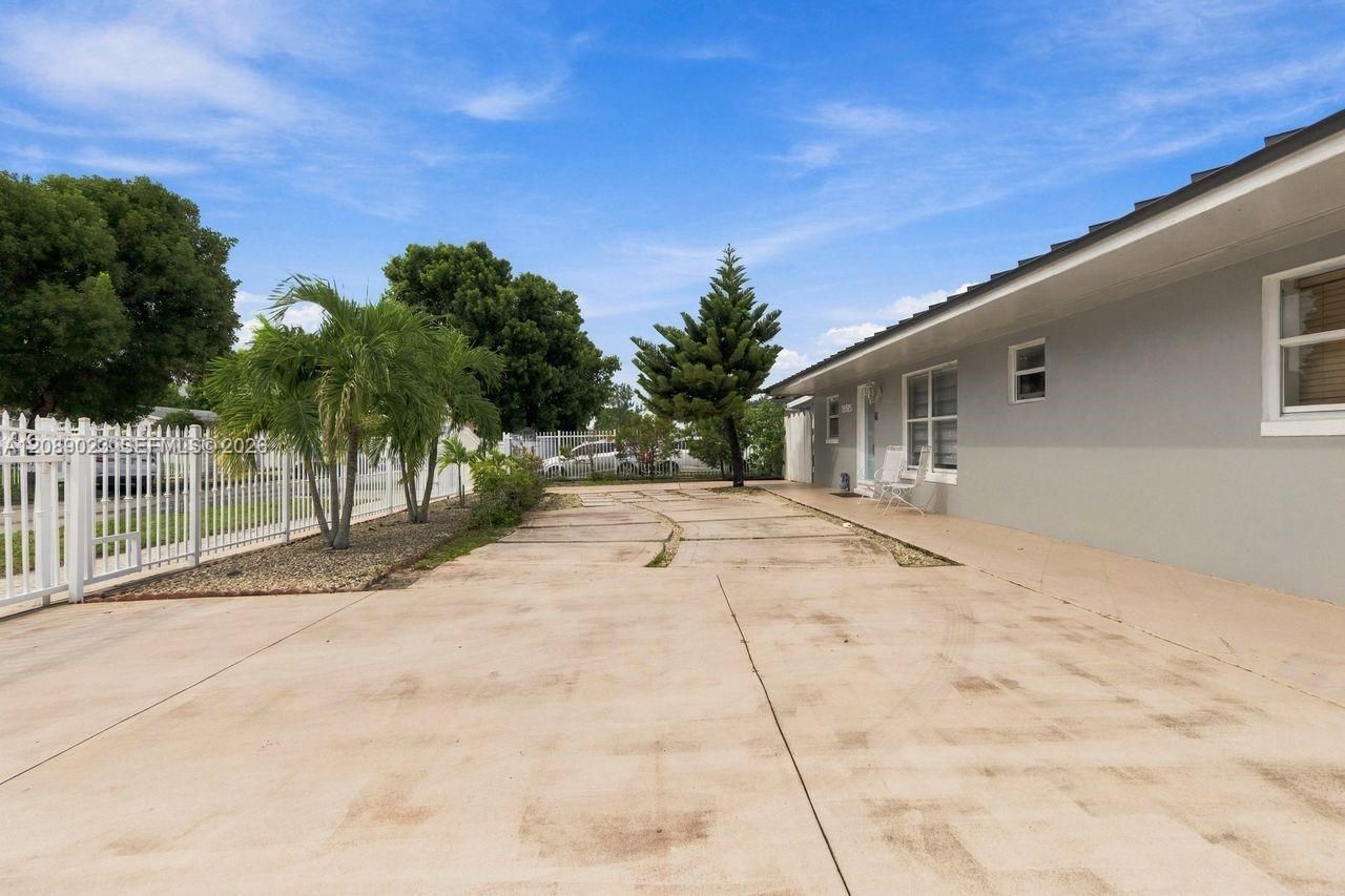 20505 NW 45th Ave, Miami Gardens, FL 33055 Photo