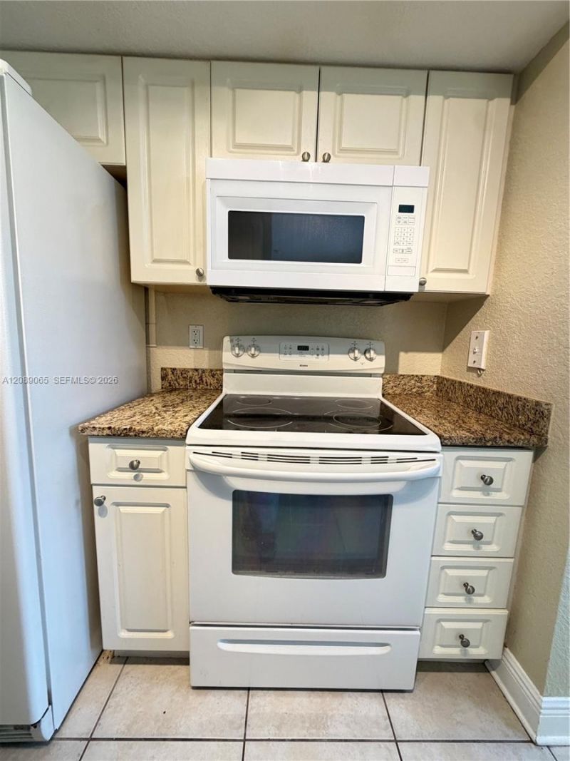 20930 SW 87th Ave, Unit 207, Cutler Bay, FL 33189 Photo