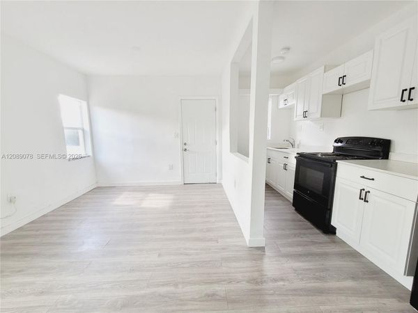 1922 NW 1st St , Unit 3, Miami, FL 33125