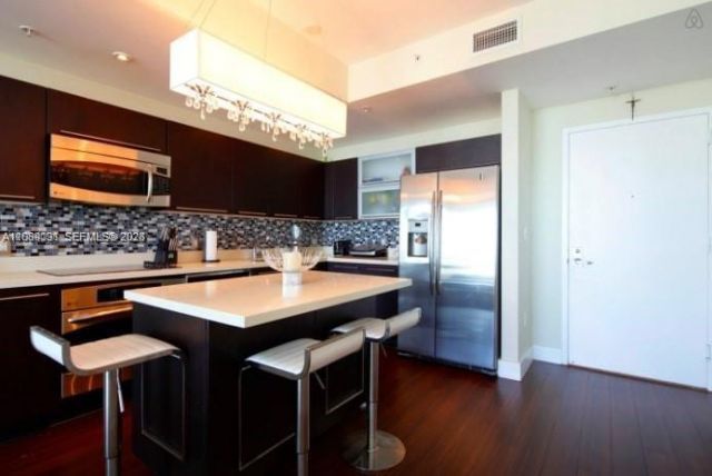 90 SW 3rd St, Unit 3807, Miami, FL 33130 Photo